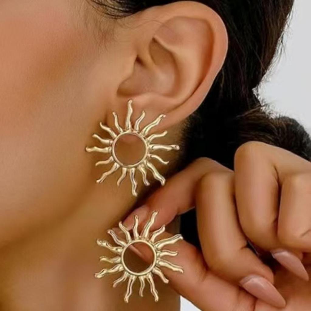 Vintage Sunflower Hypoallergenic Ear Studs - Trendy, Versatile Women's Earrings