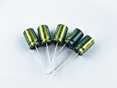Kondensator 820µF 6,3V Wl. Low.esr 5 Stück 8x14mm Jamicon