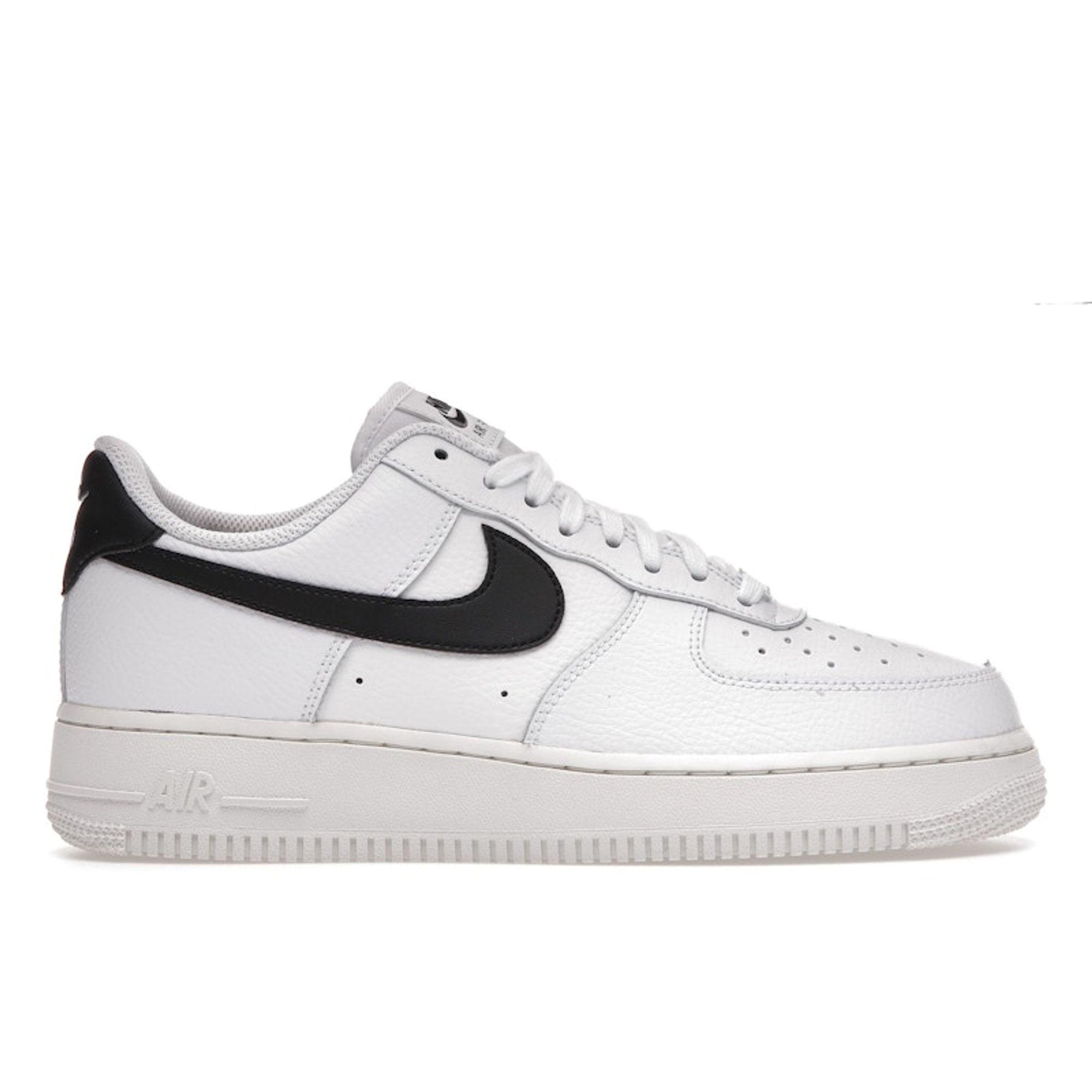 

Nike Air Force 1 07 Белые черные женские кроссовки Sail 315115-165 39