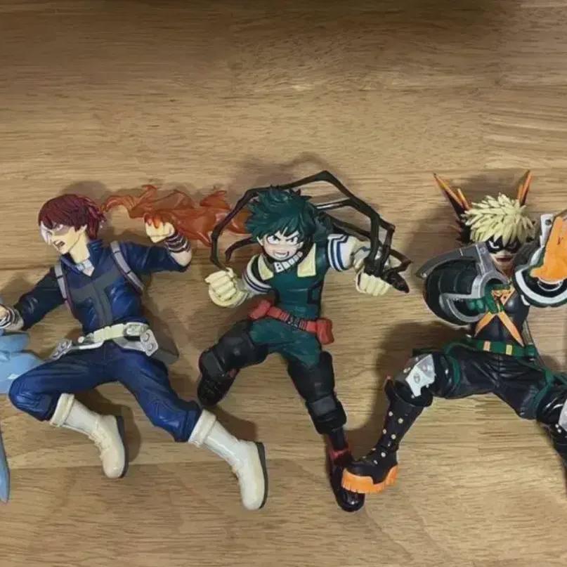 

Nahya Trio Figures