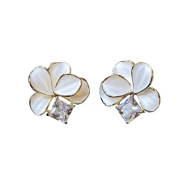 2023 Spring/Summer Elegant Korean Style White Drip Glaze Cubic Zirconia Flower Earrings