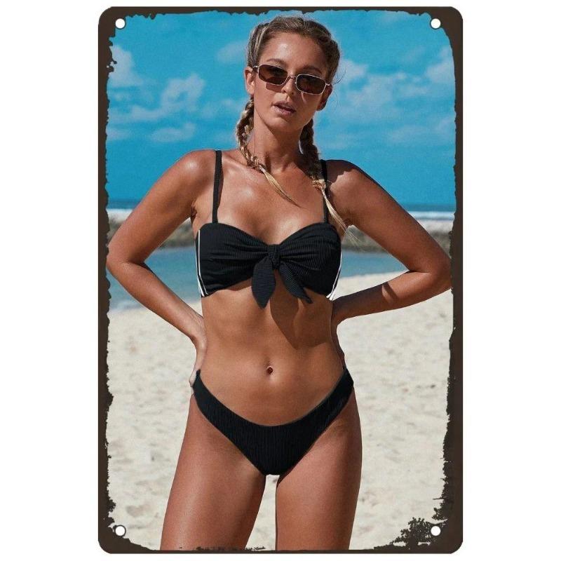 Pin-Up Girl Tin Plates, Garage Workshop Metal Decor 20x30cm