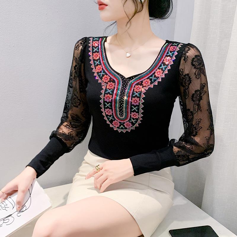 Autumn and Winter Diamond Lace Long-sleeved T-shirt for Women with Age-reducing Slim Fit and Versatile Base Shirt Top