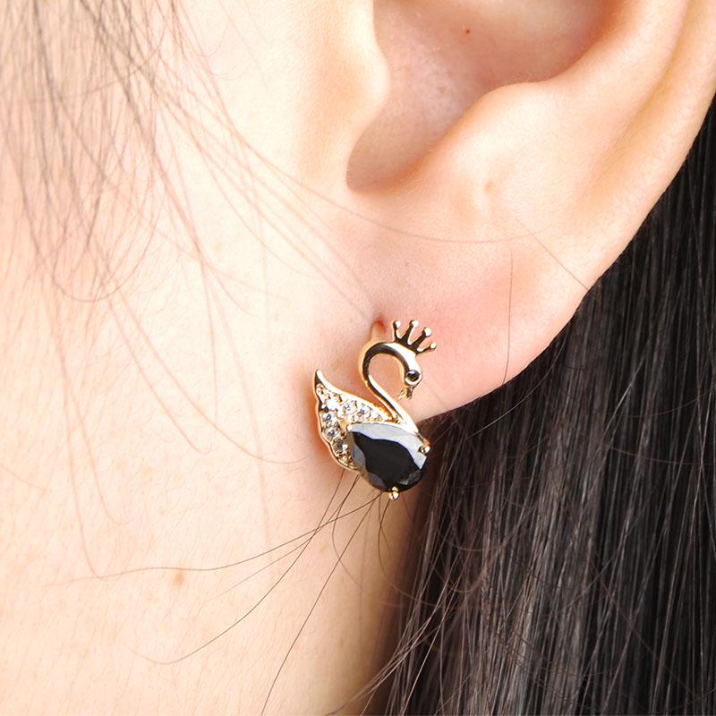 Bonitos pendientes con cierre de cierre inglés en forma de cisne para mujer y niña, circonita negra con diamantes de imitación, Color dorado Brinco Boucle d'oreille