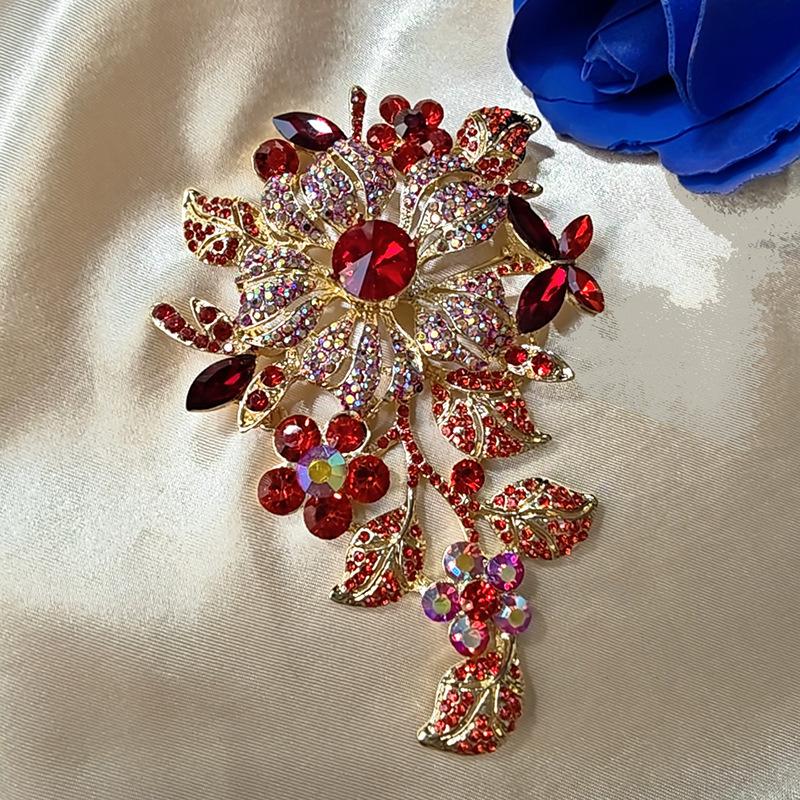 Shining Colorful Crystal Rose Flower Brooch Girls Party Clothing Pin Ladies Wedding Accessory