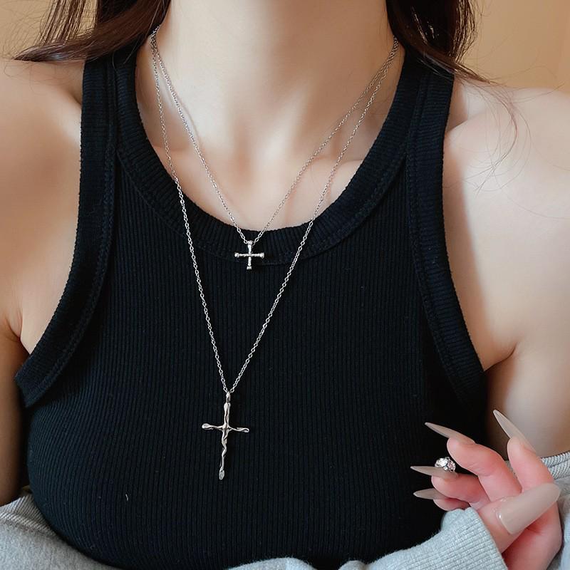 Retro Round Resin Necklace: Versatile, Fashionable High-End Clavicle Chain for Women