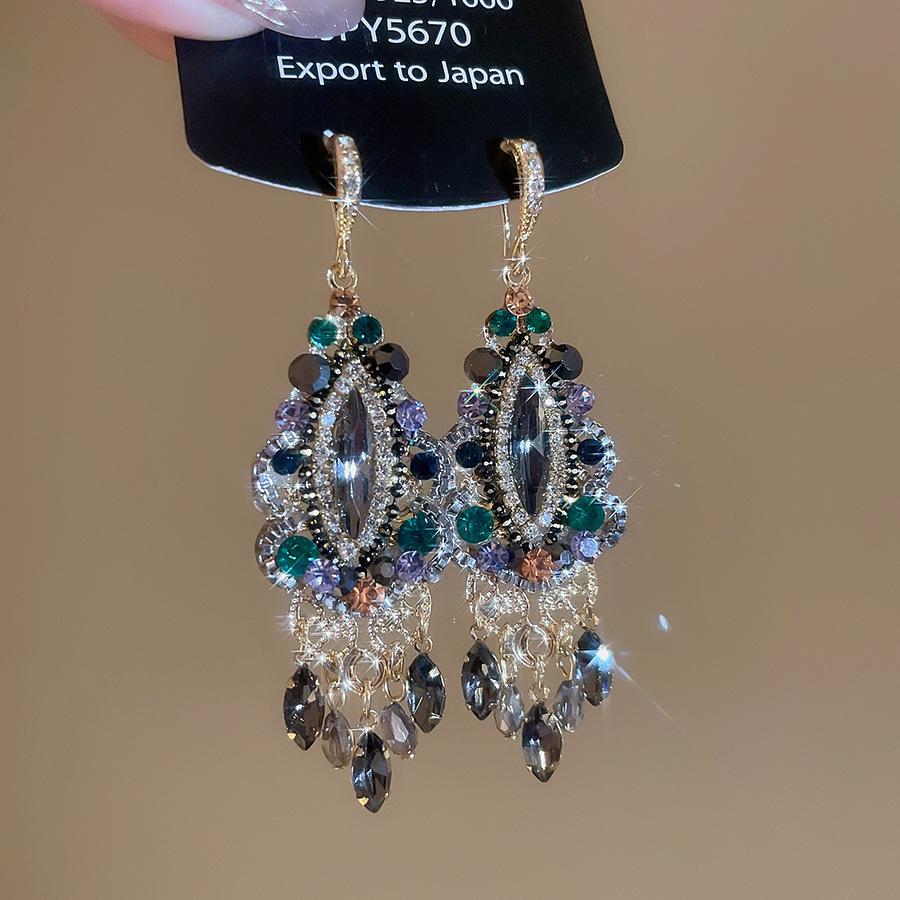 

Изысканные серьги-цветы Серебряные иглы с бриллиантами