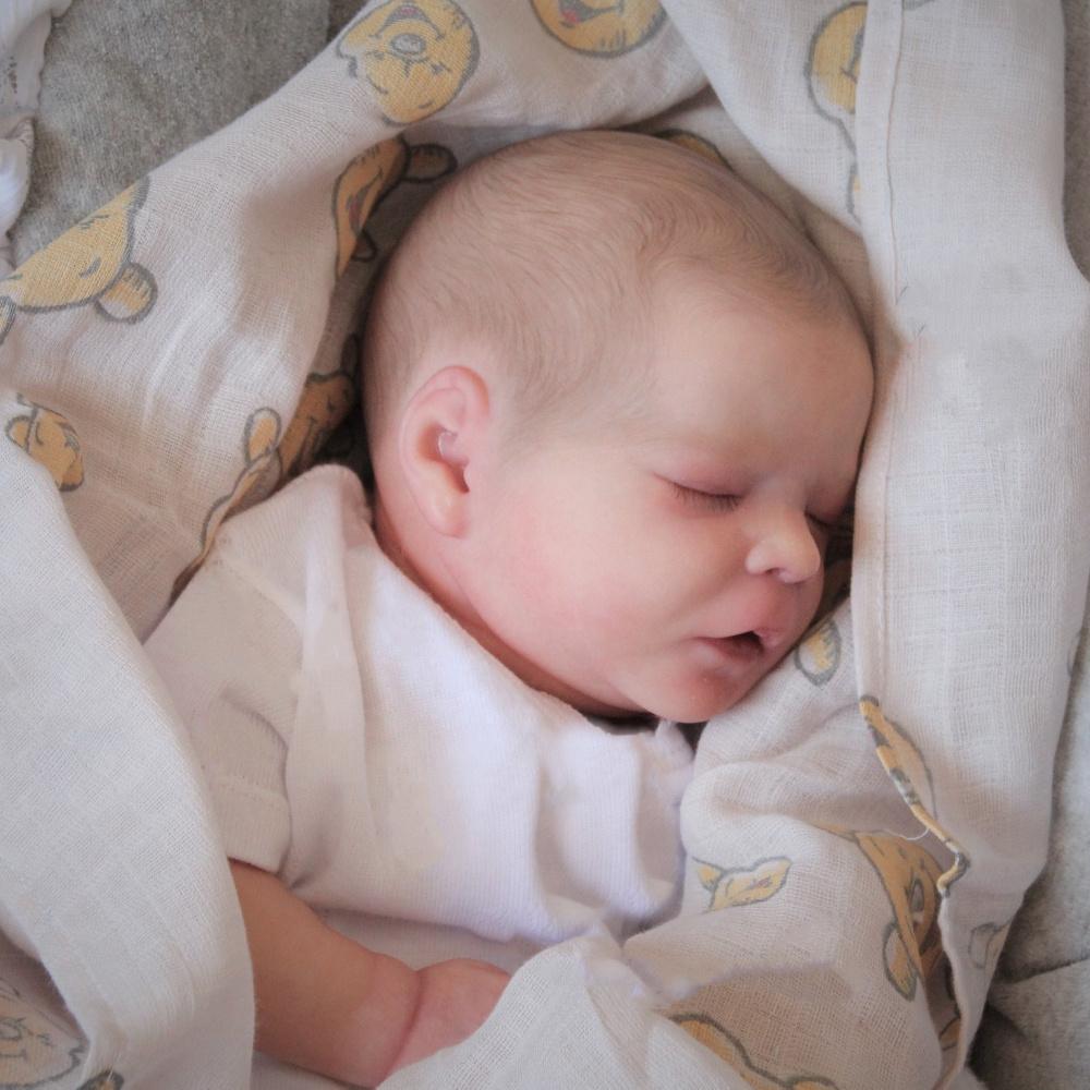 BZDOLL 18inch Soft Vinyl Reborn Asleep Baby Doll Kids 45cm Sleeping Art Toy with Cloth Body, 3D-paint Skin and Visible Dress Up Toy Birthday Gift