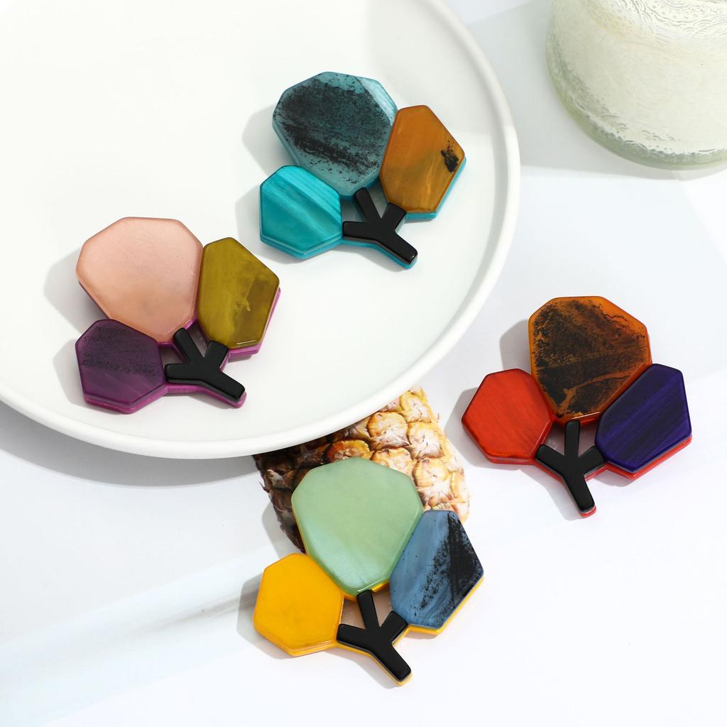 Korean new wholesale niche acrylic tree branch brooch, personalized classic