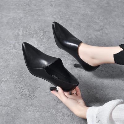 Damenschuhe Frühling neue Mode spitz tiefer Ausschnitt kleine einzelne Schuhe schwarz erste Schicht Rindsleder schwarz dünne hohe Absätze