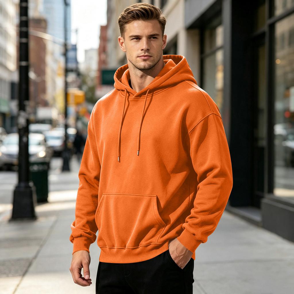 Felpa con cappuccio e spalle scese da uomo