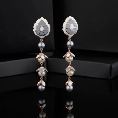 Amazing Women's Earrings with Rose Gold Plated and Pearls