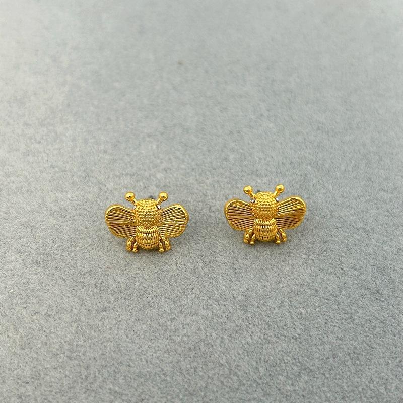French Sweet Small Delicate Little Daisy Cute Bee Design Sense 925 Silver Needle Earrings Earrings Necklace Bracelet 2026