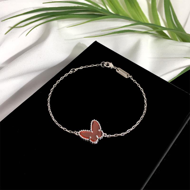 Pulseira Simples Estilo Frio INS Borboleta: Design Suave e Fresco Japonês e Coreano com Carcaça Branca para Mulheres