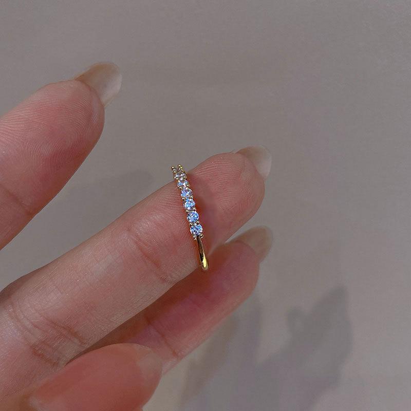 Korean Style Zircon Heart Ring: Exquisite Light Luxury Women's Design