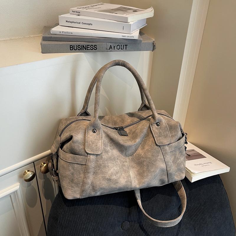 European and American retro large-capacity tote bag women's 2026 early spring style versatile matte shoulder messenger bag