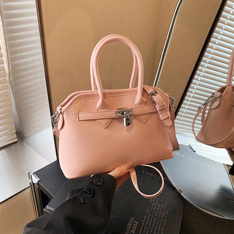 Super Fire Small Bag Women's Spring and Summer 2025 New Versatile Shoulder Messenger Bag Casual Niche Design Portable Leisure Bag