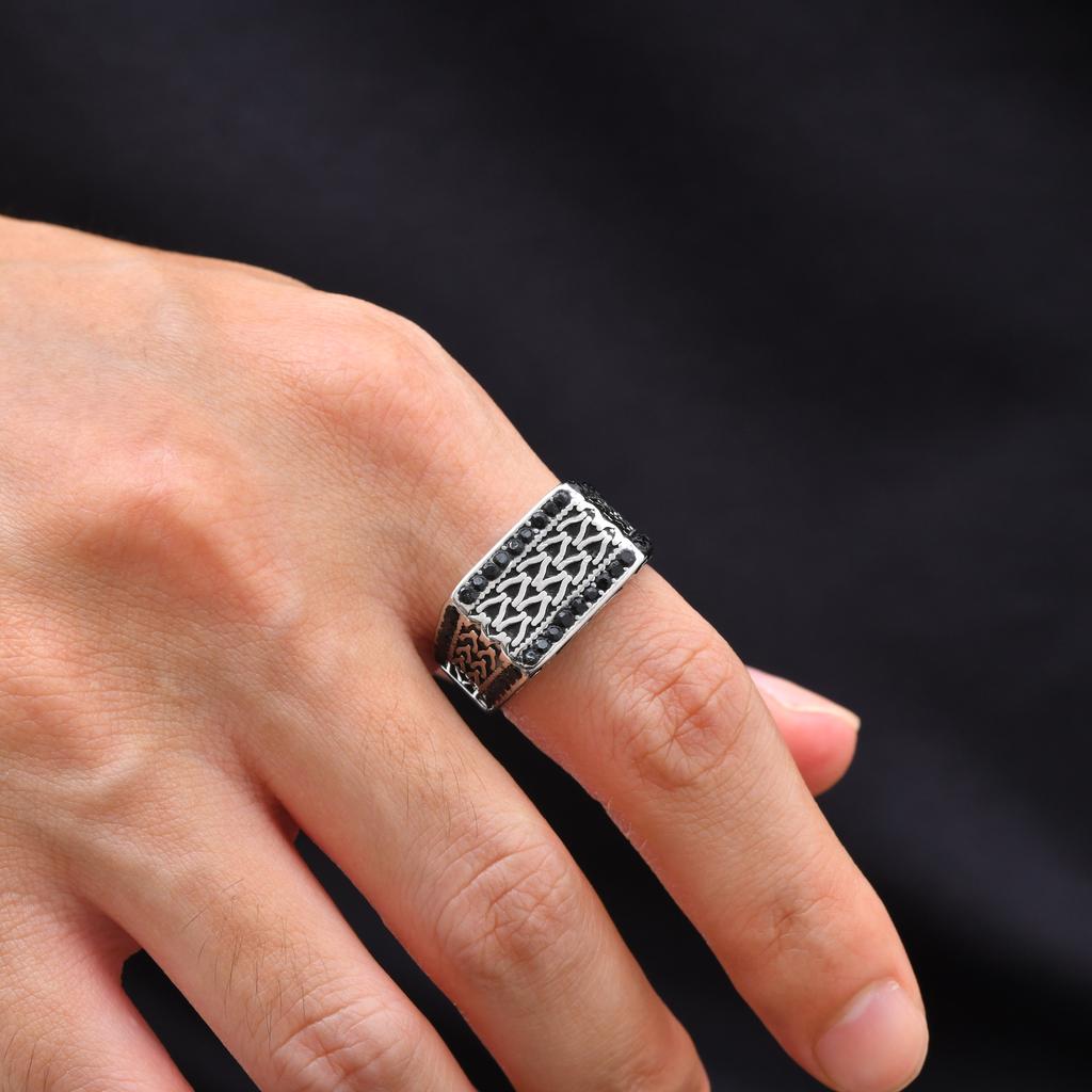 Unique Geometric Patterned Stainless Steel Ring Inlaid Black Zircon Chunky Rings for Men Charm Fashion Finger Jewelry Size 7-12
