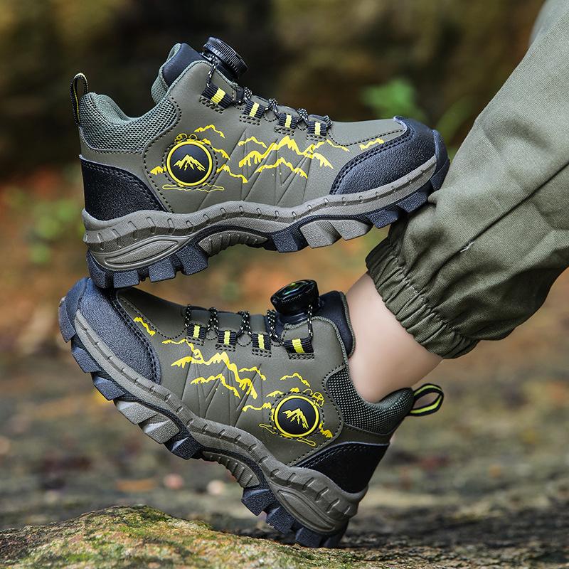 

Classmate 2025 leather surface outdoor claw hook non-slip mountaineering hiking snow sports shoes medium and older children s warm rotating buckle 31