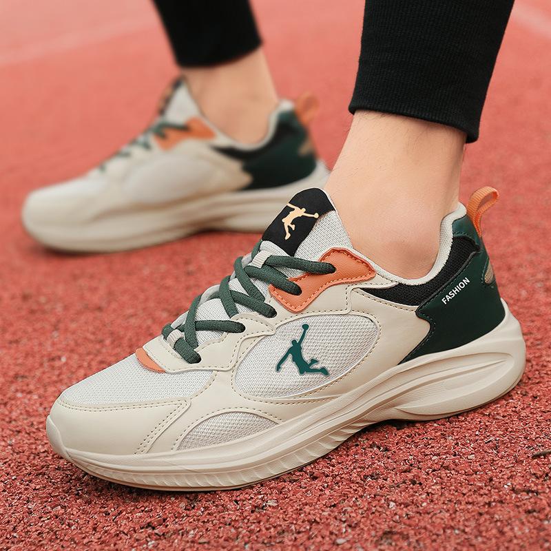 Мужская обувь Спортивные кроссовки на мягкой подошве Мужская повседневная обувь Легкая и нескользящая сетчатая обувь 38 бежевый 2298₽