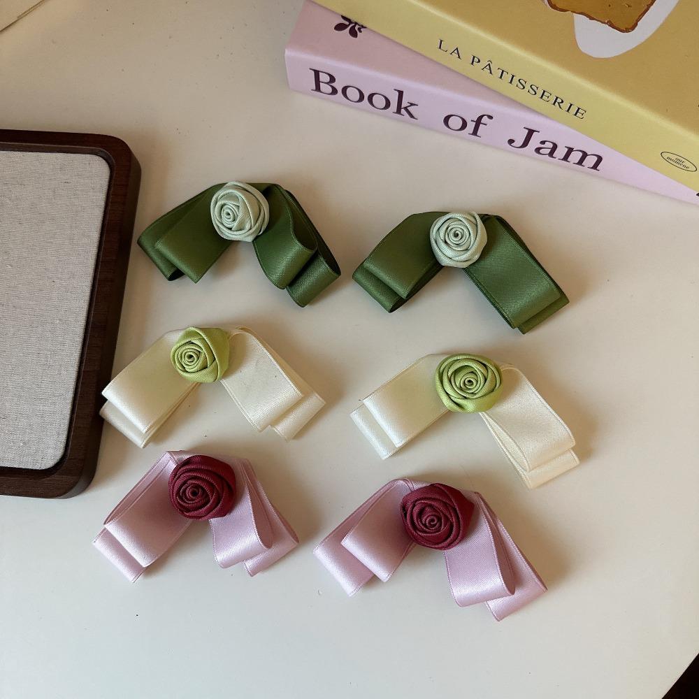 Modische Haarspangen im koreanischen Stil für Damen Stoffkunst Rosenblume Haarspange Neues Produkt Kopfschmuck
