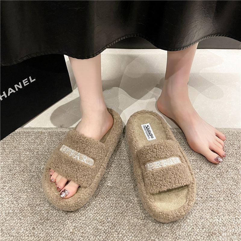Small black popular fluffy shoes for women's outer wear 2025 new autumn and winter fashion going out thick-soled plush cotton slippers