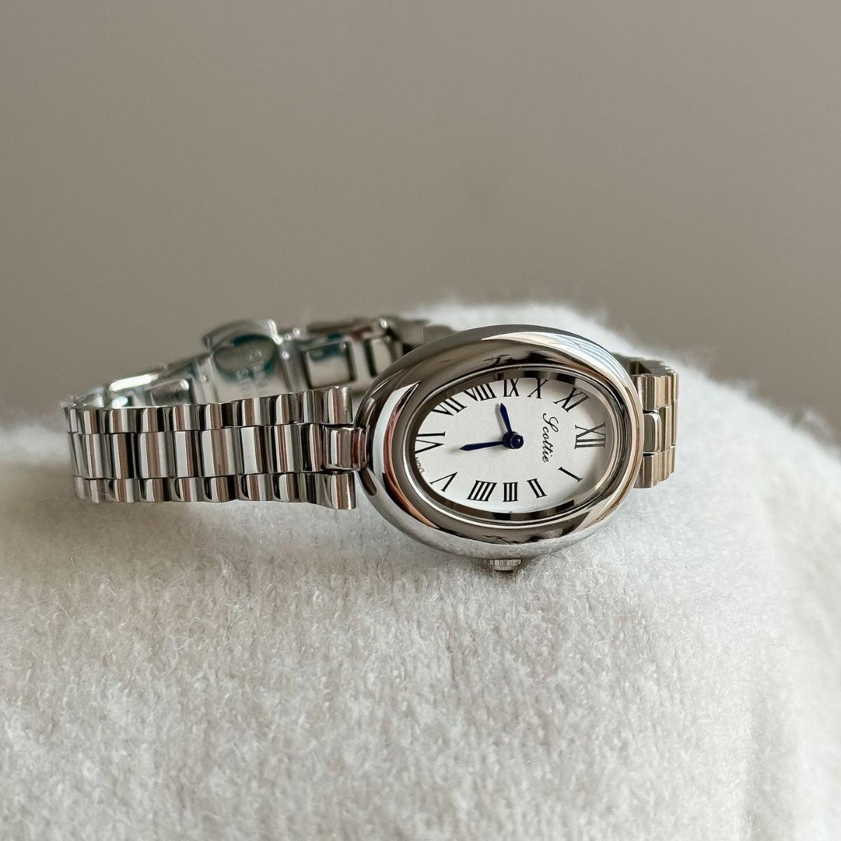 Fashion Accessorie Women's Gold 9780 Bathtub Oval Dial Small Watch Medieval Watch