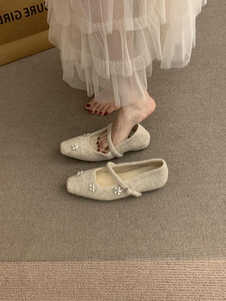 Inner height increase retro evening breeze temperament rhinestone word with Mao Mao single shoes women's shoes autumn and winter with skirts Mary