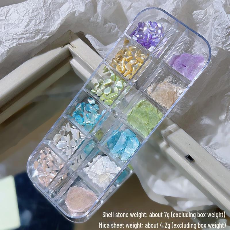 

Перламутровые наклейки для ногтей - ракушки, бриллианты и слюдяные блестки