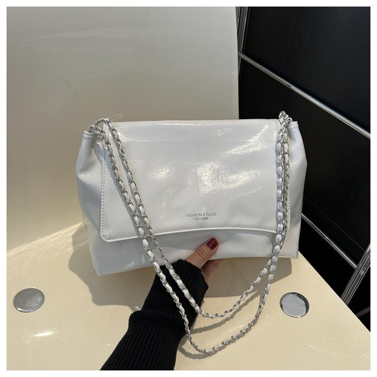 Summer Solid Color Large Capacity Foreign Style Trend Underarm Commuting Chain Stray Shoulder Support Extra Large Women'S Bag