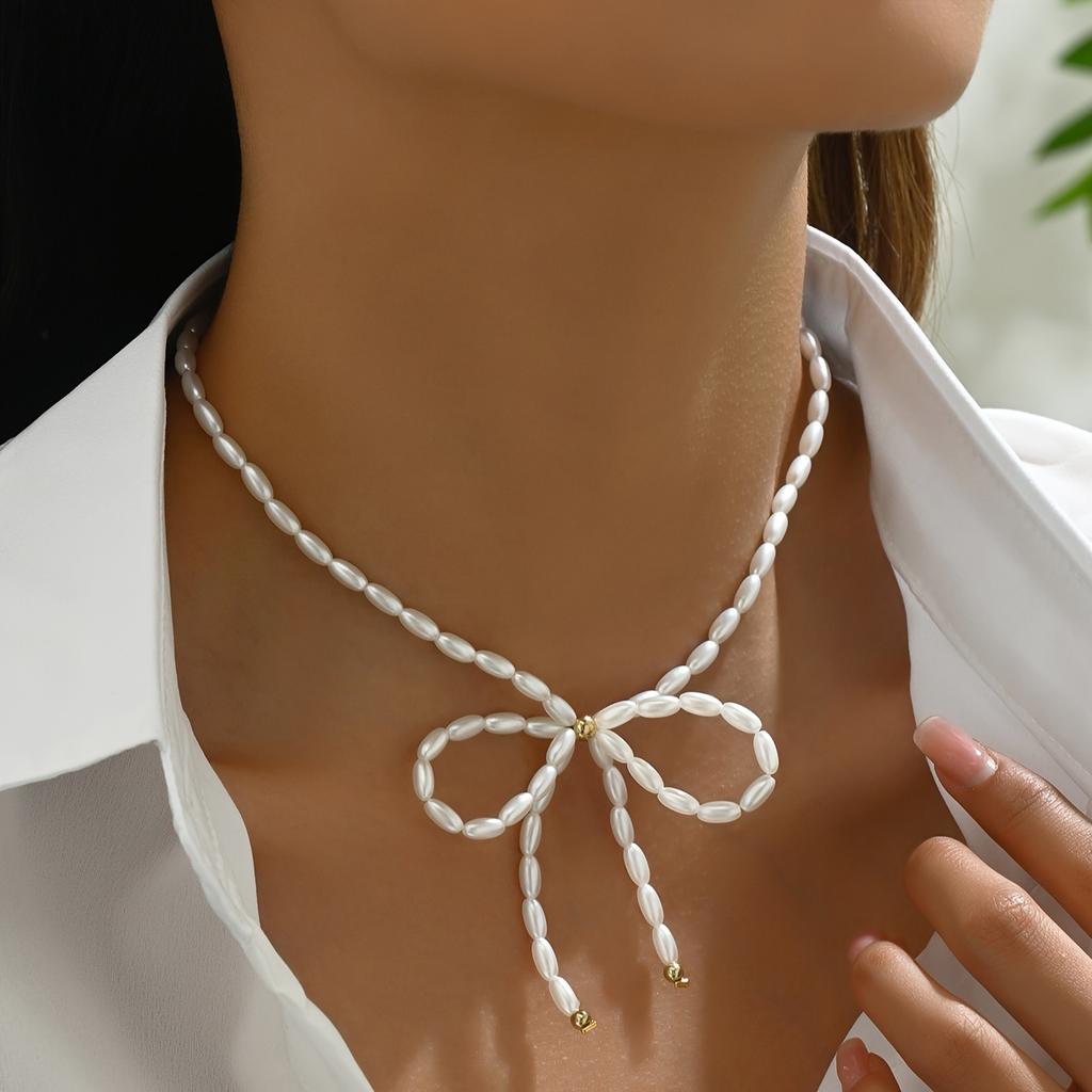 Women Fashion Retro Simple White Faux Pearl Bowknot Clavicle Necklace
