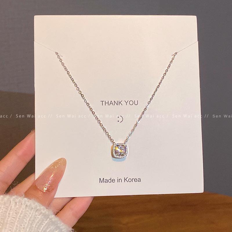 Micro-inlaid zircon sugar cube titanium steel necklace women's light luxury niche design sense clavicle chain fashion neck chain