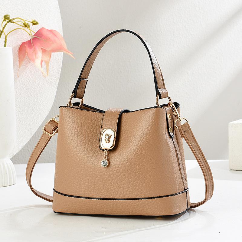 Atmospheric bucket bag New high-end fashion handbag Casual versatile messenger bag