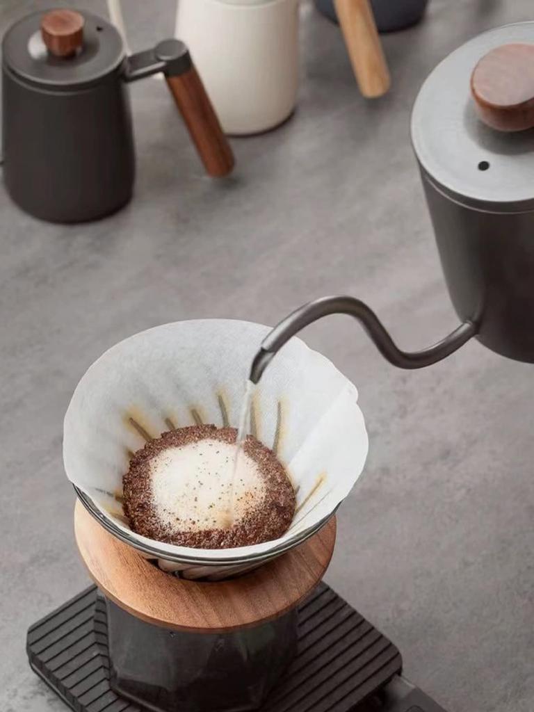 SOVIFKI Coffee Drip Pot with Measuring Cup, Walnut Wood Handle, Coffee Kettle with Lid, 550ml, Stainless Steel, Narrow Mouth, Suitable for Outdoor