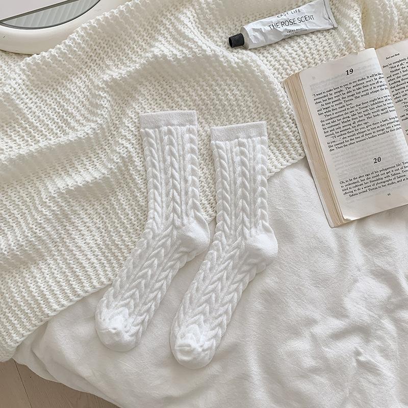 Autumn and Winter Women's Super Soft Twisted Mid-calf Socks, Sweet Pile Socks, Thickened Warm and Breathable High-calf Socks