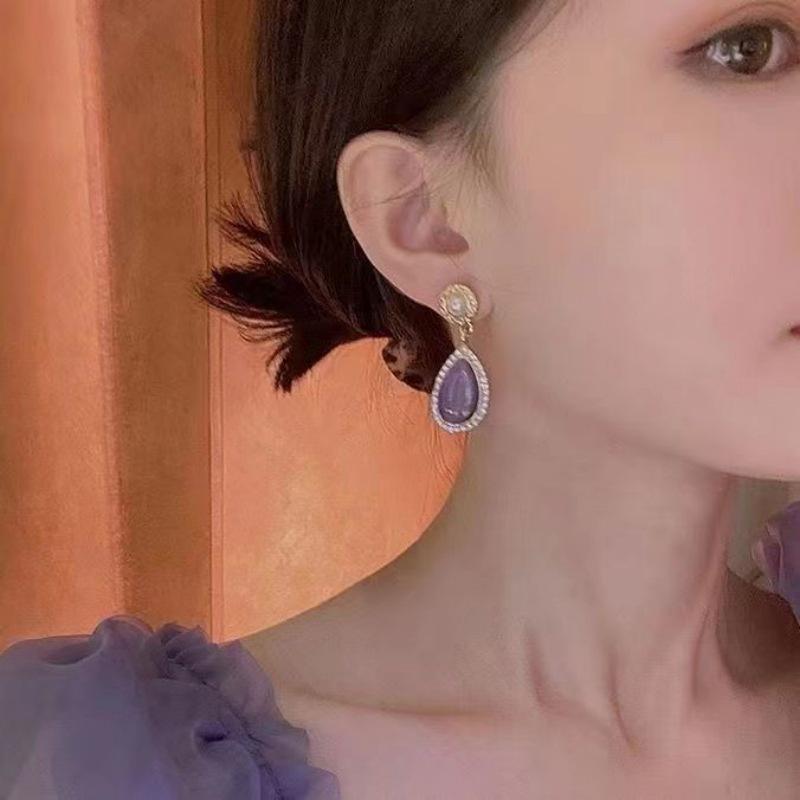 Elegant French Purple Gemstone Earrings: S925 Sterling Silver, Rhinestone Inlaid, Retro Court Style Water Drop Studs