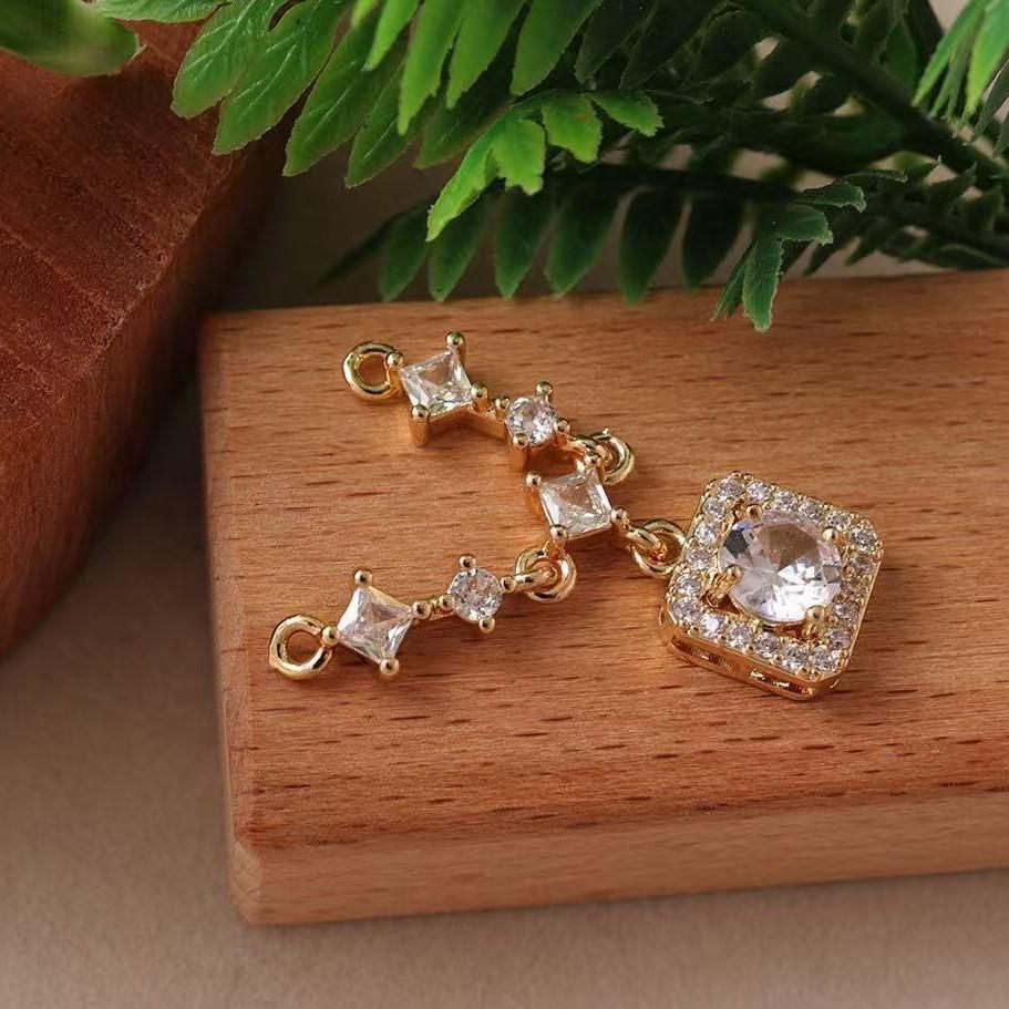 Elegant Square Diamond Necklace for Women – High-End Clavicle Chain, Perfect Birthday Gift for a Best Friend
