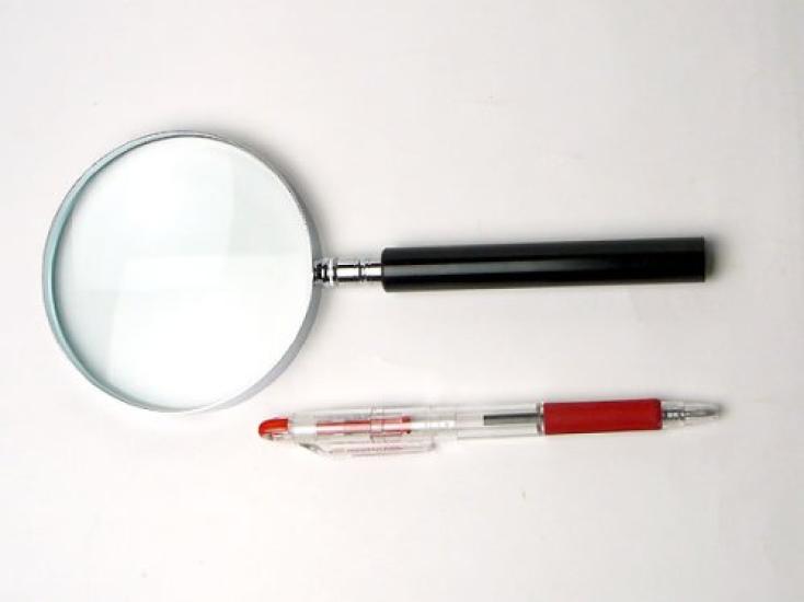 Clear Optics Handheld Magnifying Glass with 2.5x Magnification, 90mm, R-90