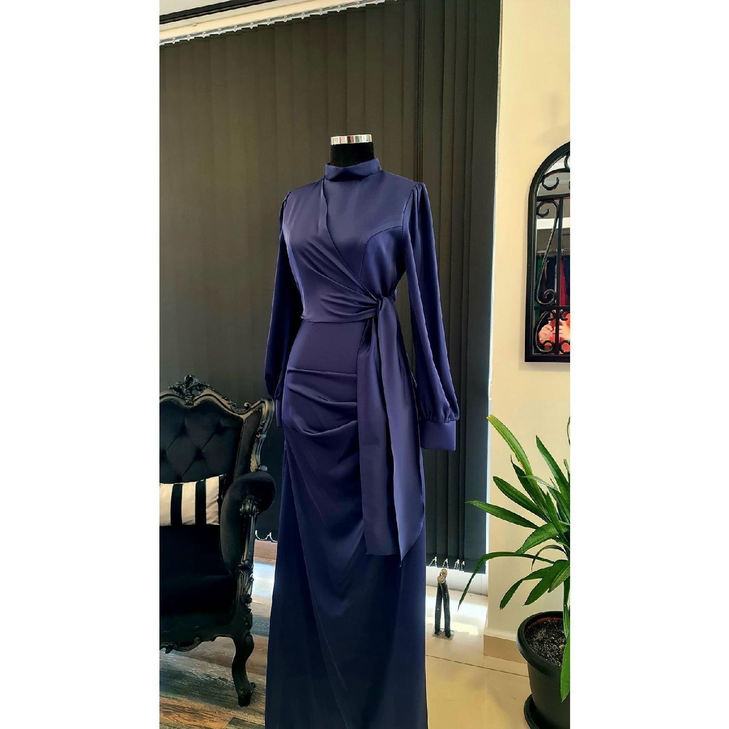 

Темно-синяя атласная ткань, вечернее платье в хиджабе на шнуровке 36 бездна