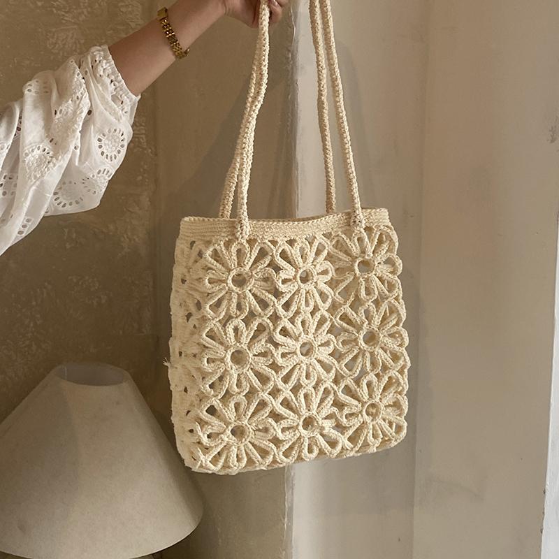 2026 New Bohemian Crochet Flower Retro Tote Bag Handmade Hollow Out Knitted Shoulder Bag Summer Beach Vacation Handbag for Women