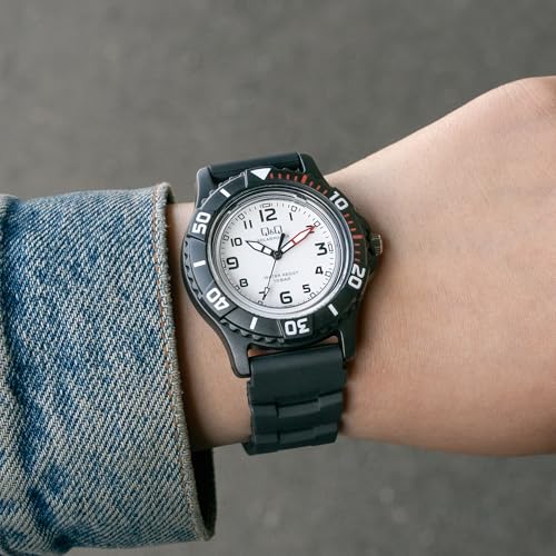 Citizen Q&Q Men's Analog Solar Watch, Water Resistant to 10 ATM, Urethane Strap, Black, Model E02A-002VK