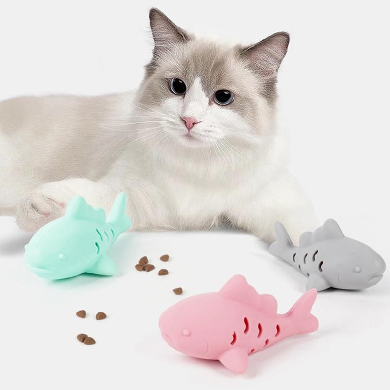 Giocattolo Puzzle Interattivo per Gatti con Funzione Dispenser di Premi in Silicone Design a Forma di Pesce da Masticare Promuove l'Esercizio Fisico e la Stimolazione Mentale