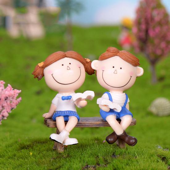 Cute Girl Boy Couple Sit Down Bench Figurine DIY Miniature Landscape Decoration