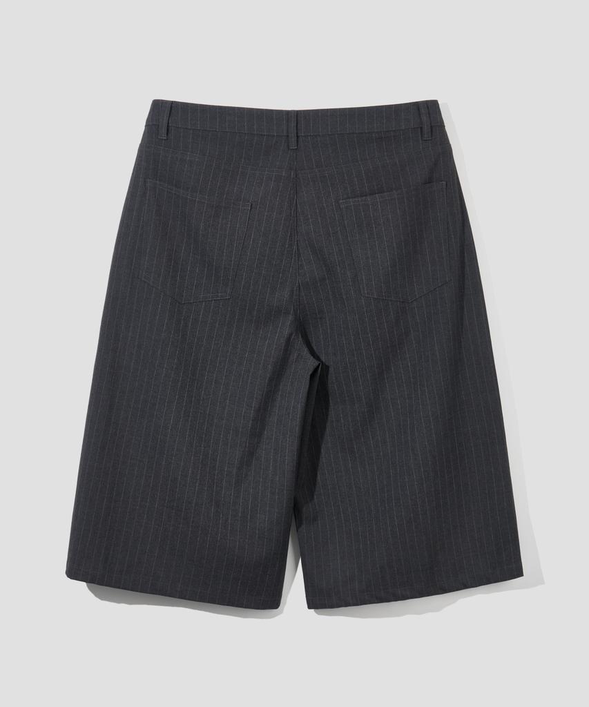Age O.D. Double-Pleated Bermuda Slacks [Charcoal Stripe]