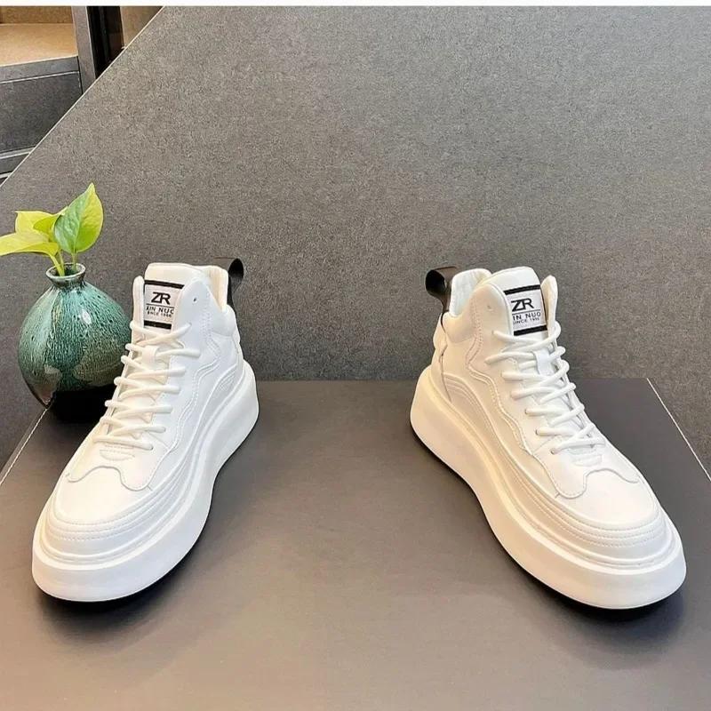 Spring New Men Breathable White Soft Leather Shoes Korean Edition Campus Bread Shoes Fashion Casual Sports Running Sneakers