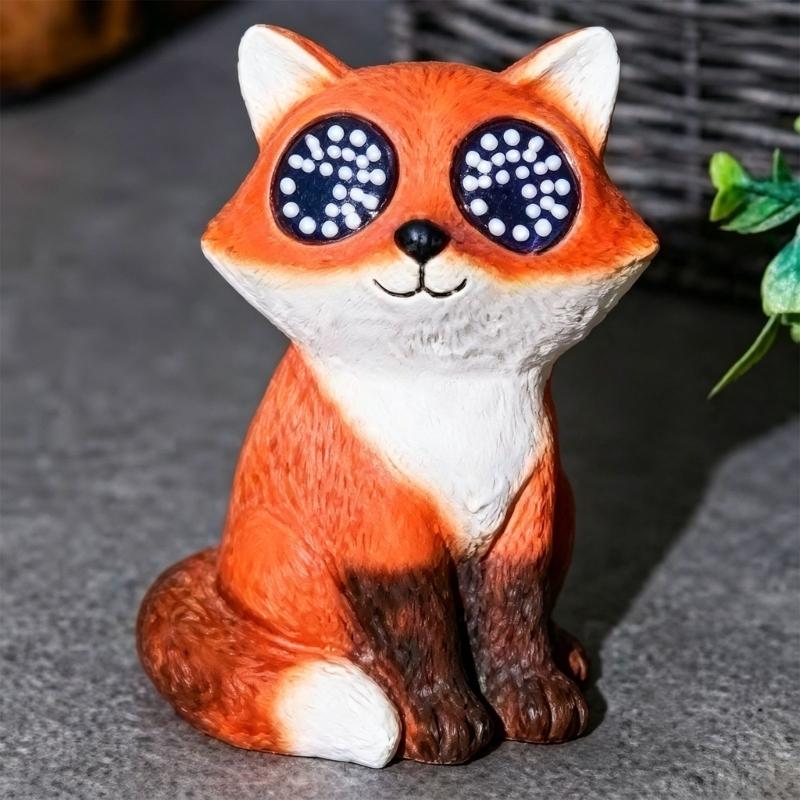 Weatherproof Resin Winking Animal Solar Light Garden Sculpture Winking Animal Light Statue for Yard Porch Balcony Ornament