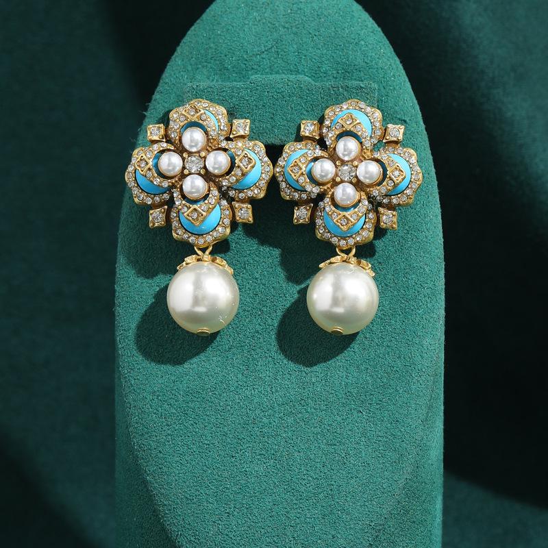 Yong Nuo Vintage Retro Jewelry: High-End, Colorfast Antique Earrings