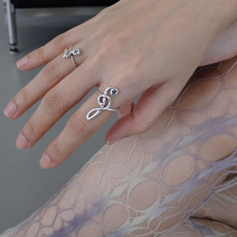 reinheart Star Clef ring