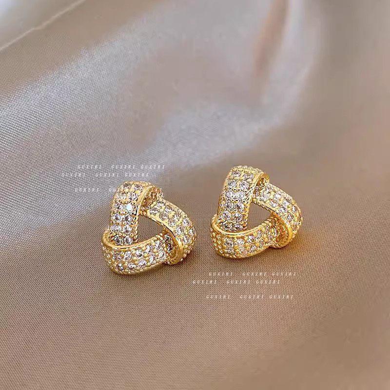 

Серьги из высококачественного французского жемчуга 2025: Уникальные, Роскошные Пусеты для Женщин