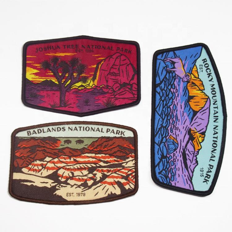 High Density Custom Iron On Woven Patches Logo Badges With Merrow Border 8*5cm красный